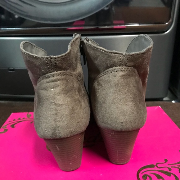 Booties - Picture 3 of 5